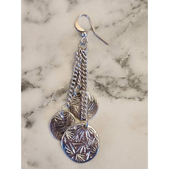 Jaclyn Smith Collection Silver Chain Dangle Earrings Textured Circular Pendants - Picture 2 of 3
